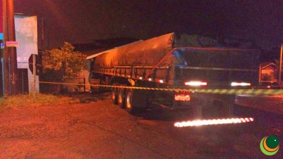 Carreta invade residência e mata idosa em Passo Fundo - foto 5