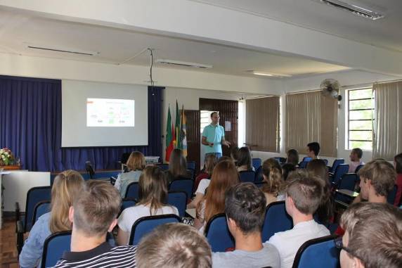 Incubadora SETREM leva oficina sobre empreendedorismo e inovação a escolas da região - foto 3