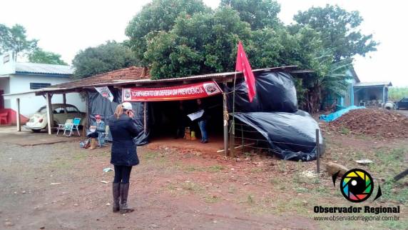 Manifestantes bloqueiam trevo de junção da BR 468 e RS 155, na Região celeiro - foto 3