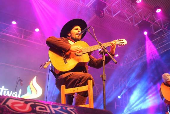 Festival da Canção Nativa Flor de Maio: um espetáculo nativista - foto 6