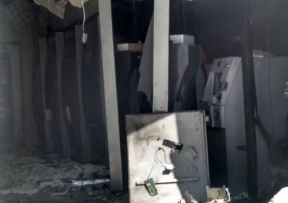 Assalto simultâneo foi registrado na madrugada deste sábado (29)