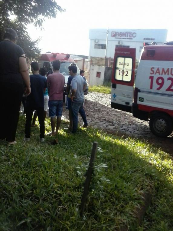 Colisão de automóvel com árvores no bairro Lambari deixa feridos, em Ijuí - foto 2