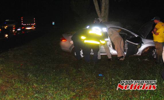 Saída de pista deixa uma mulher gravemente ferida na BR 472 em Santa Rosa - foto 2