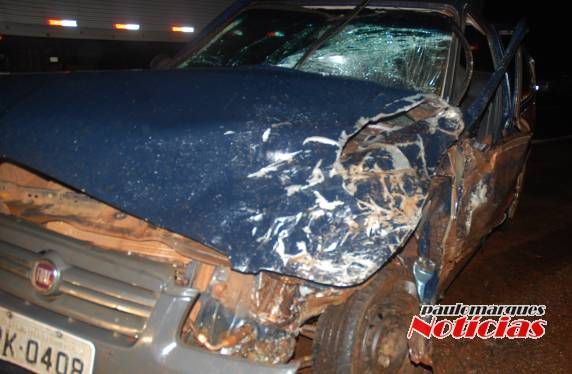 Colisão frontal envolve dois
veículos na BR 472 em Três de Maio - foto 2