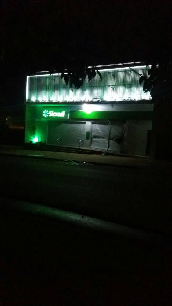 Quadrilha detona explosivos em duas agências bancárias de Espumoso - foto 3