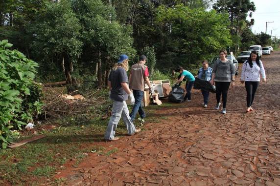 Mutirão contra o mosquito Aedes Aegypti é realizado pela
Prefeitura de Três de Maio - foto 6