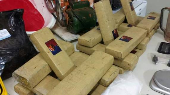 Polícia Civil descobre laboratório de
ecstasy utilizado por quadrilha em Florianópolis - foto 7