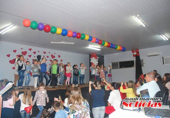 Noite de homenagens as mães na Escola Germano
Dockhorn - foto 7
