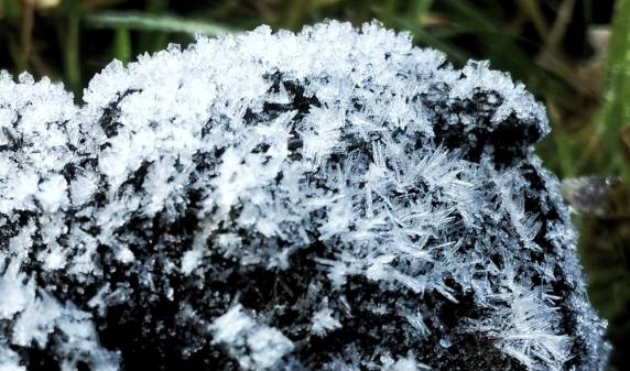Massa de ar frio e seco deixou o céu limpo e fez com que 

temperaturas baixassem em todas as regiões