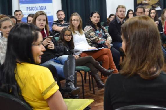Psicóloga Kaingang fala a acadêmicos da SETREM - foto 2