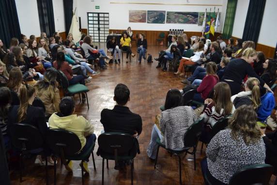 Psicóloga Kaingang fala a acadêmicos da SETREM - foto 3