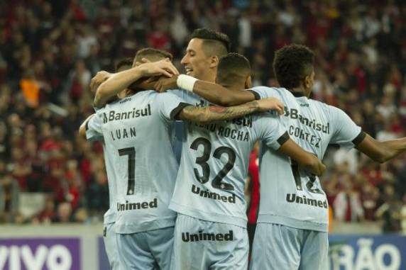Atacante 

marcou um belo gol na vitória por 2 a 0