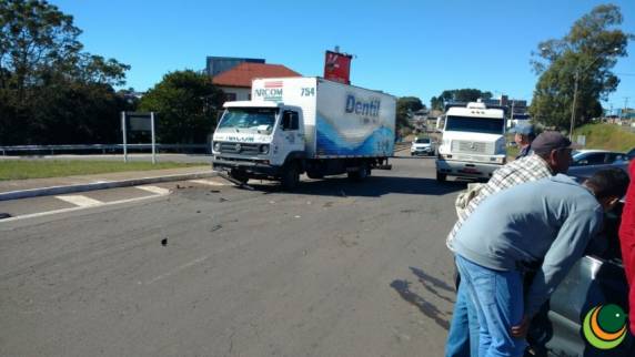 Mãe e filha ficam feridas em acidente no
trevo de saída para Erechim, em Passo Fundo - foto 5