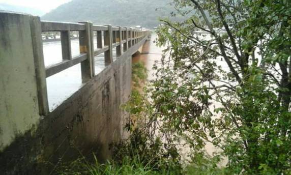 Trânsito ainda é normal na ponte que linga Nonoai-RS e Chapecó-SC - foto 2