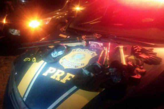 PRF detém três homens que furtaram loja e recupera veículo
clonado na BR 101 em Biguaçu - foto 4
