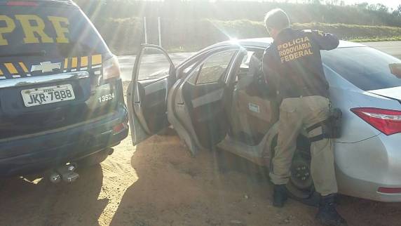 PRF recupera parte de carga roubada de cigarro em Júlio de Castilhos - foto 3