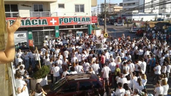 Passeata neste domingo (18) pediu mais efetivo nas 

polícias civil e militar, além de justiça pela morte de Matheus Santos na última sexta (16)