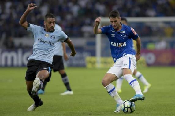 Time de Renato 

chegou a fazer 2 a 0 no primeiro tempo, mas a equipe da casa reagiu e impediu mais uma vitória tricolor