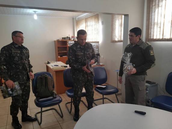 Comandante do 19º RCMec em visita ao comando do 4º BPAF - foto 3