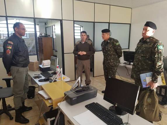 Comandante do 19º RCMec em visita ao comando do 4º BPAF - foto 6