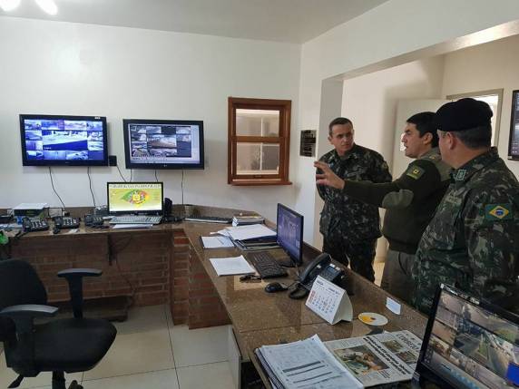 Comandante do 19º RCMec em visita ao comando do 4º BPAF - foto 4