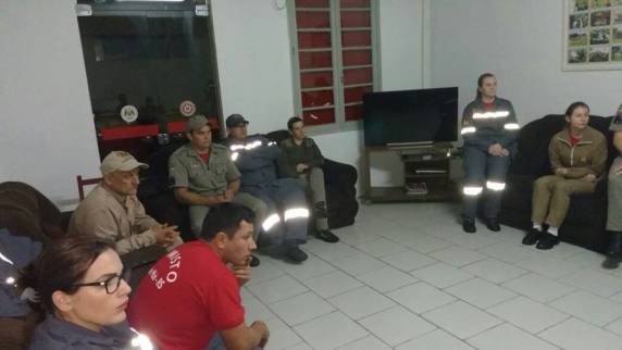 Rotary Clube doa aparelho para o Corpo de Bombeiros Misto de Três de
Maio - foto 3