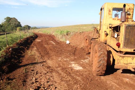 Trabalhos como reparos em estradas e bueiros se soma ao 

recolhimento de entulhos e reconstrução de pontes