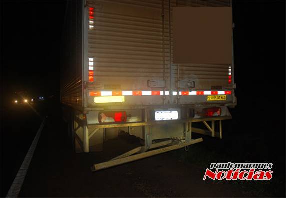 Colisão traseira envolve carro e
caminhão na BR 472 em Três de Maio - foto 7