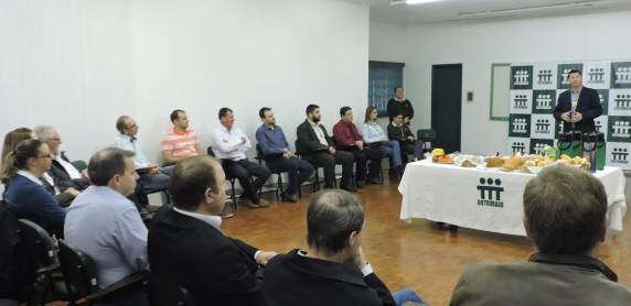Café da manhã aconteceu na 

sede da cooperativa em Três de Maio