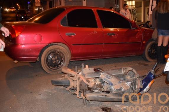 Duas mulheres ficaram feridas em acidente no centro de Santo Ângelo - foto 4