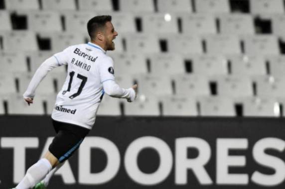 Meio-campista marcou antes do primeiro minuto de jogo