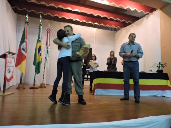 Programa Educacional Proerd forma 90 alunos - foto 3