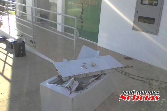 Bandidos atacam agências bancárias em Jari, na Região Central do Estado - foto 7