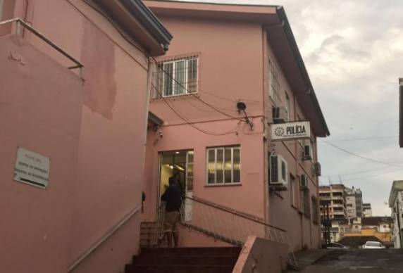 Casal foi autuado por homicídio doloso pela Polícia Civil