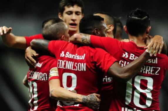 Time de Guto Ferreira construiu o placar 

no primeiro tempo