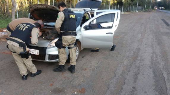 PRF prende homem
com carro clonado na BR 285 em Ijuí - foto 2