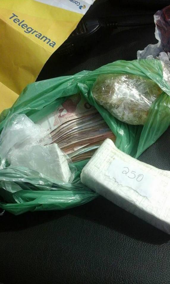 Brigada Militar prende por tráfico de
droga em Santa Rosa - foto 3
