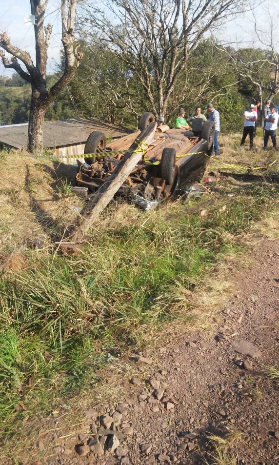 Idoso morre e esposa fica ferida
em saída de pista na RS-587, em Seberi - foto 3