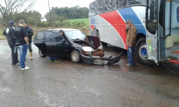 Acidente na RS 155, na
Vila Chorão, deixa 4 feridos em Ijuí - foto 2