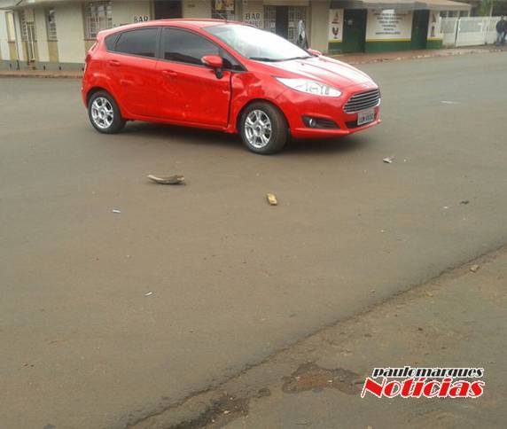 Acidente envolve carro e moto no centro de Três de Maio - foto 5