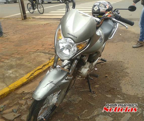 Acidente envolve carro e moto no centro de Três de Maio - foto 3