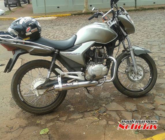 Acidente envolve carro e moto no centro de Três de Maio - foto 4