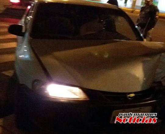 Motorista abandona veículo depois de bater em prédio de farmácia no centro de
Três de Maio - foto 2