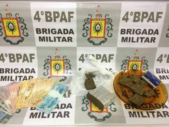 Brigada Militar prende dois homens por
tráfico de drogas em Santa Rosa - foto 4