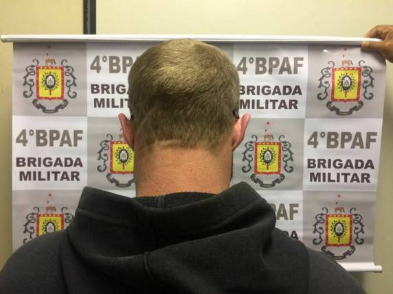 Brigada Militar prende dois homens por
tráfico de drogas em Santa Rosa - foto 2