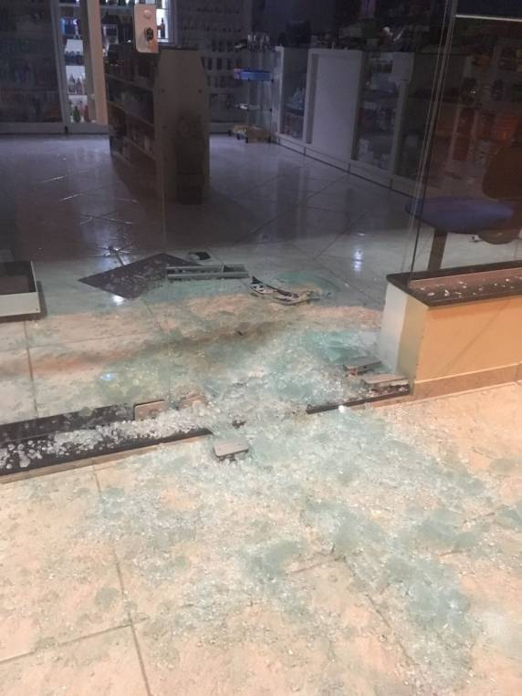 Criminosos explodem duas agências bancárias e fazem reféns em Gramado Xavier - foto 3