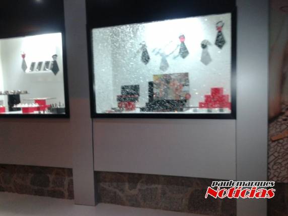 Tentativa de furto em relojoaria no centro de Três de Maio - foto 2