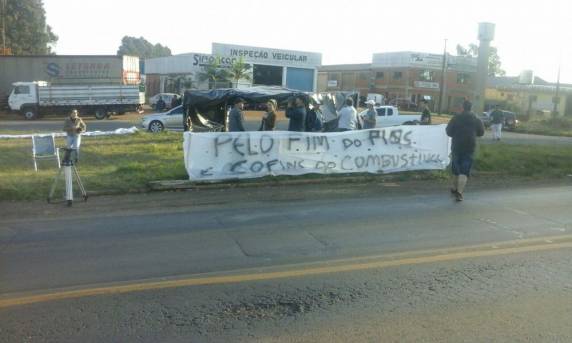 Há protestos em pelo menos seis trechos de rodovias no Rio Grande do Sul