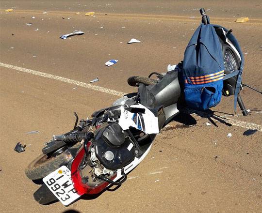 Colisão de moto contra caminhão deixa um jovem de 18 anos morto em Três Passos - foto 2