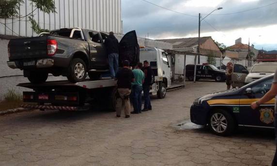 Ação conjunta entre PRF e Polícia Militar apreende 284 quilos
de maconha em Palhoça - foto 2